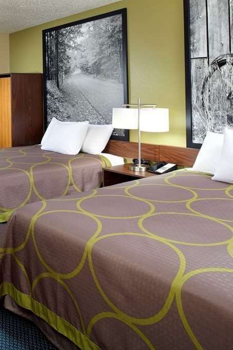 Hotel Super 8 by Wyndham St. Clairsville OH/Wheeling WV Area photo 2