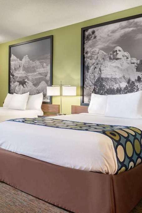 Hotel Super 8 by Wyndham Sioux Falls photo 2