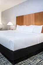 Hotel La Quinta Inn & Suites by Wyndham Morgantown photo 1