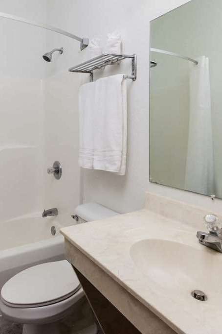 Hotel Super 8 Uniontown PA photo 3