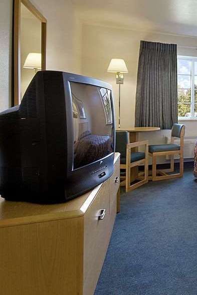 Hotel Super 8 Ava photo 3