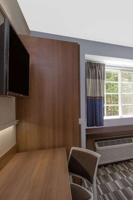 Hotel Microtel Inn & Suites by Wyndham Gardendale/Birmingham North photo 4