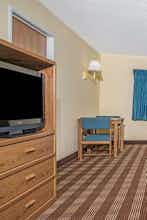 Hotel Super 8 Osseo WI photo 3