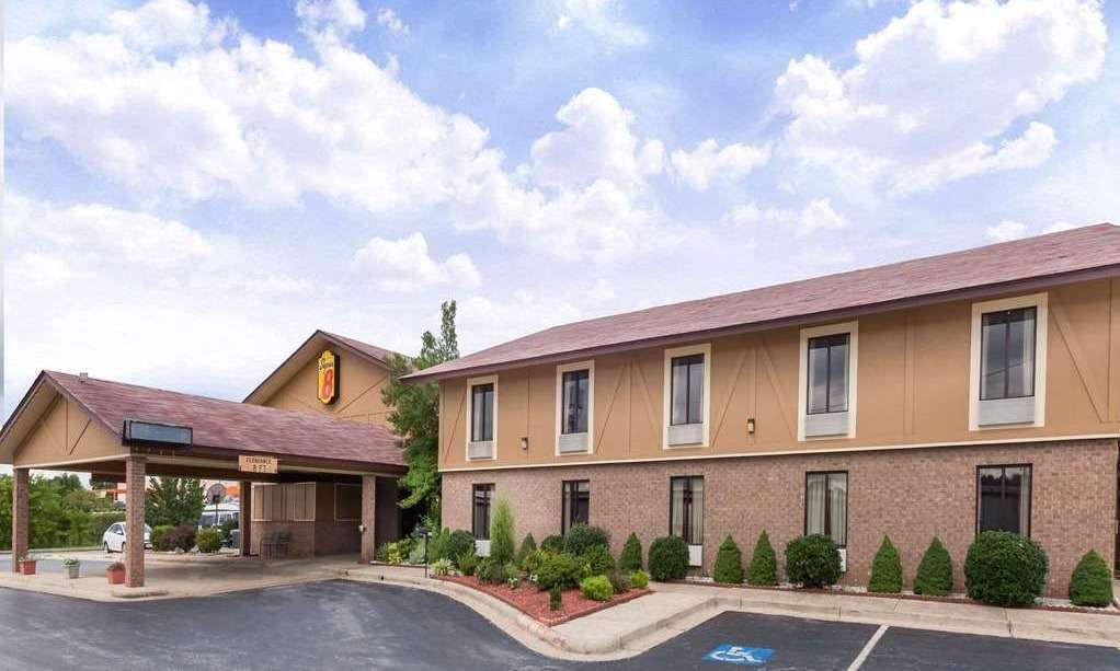 Super 8 by Wyndham Harrison AR