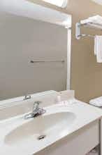 Hotel Super 8 by Wyndham Harrison AR photo 3