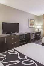Hotel La Quinta Inn & Suites by Wyndham Erie photo 2