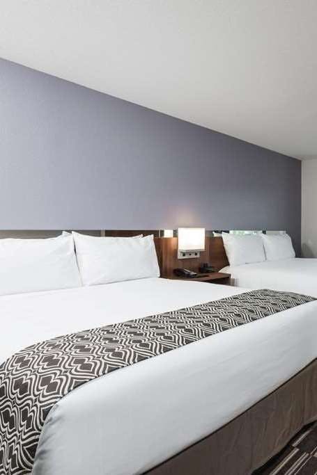 Hotel Microtel Inn & Suites by Wyndham Altoona photo 1