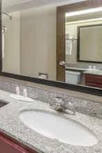 Hotel Baymont Michigan City photo 4