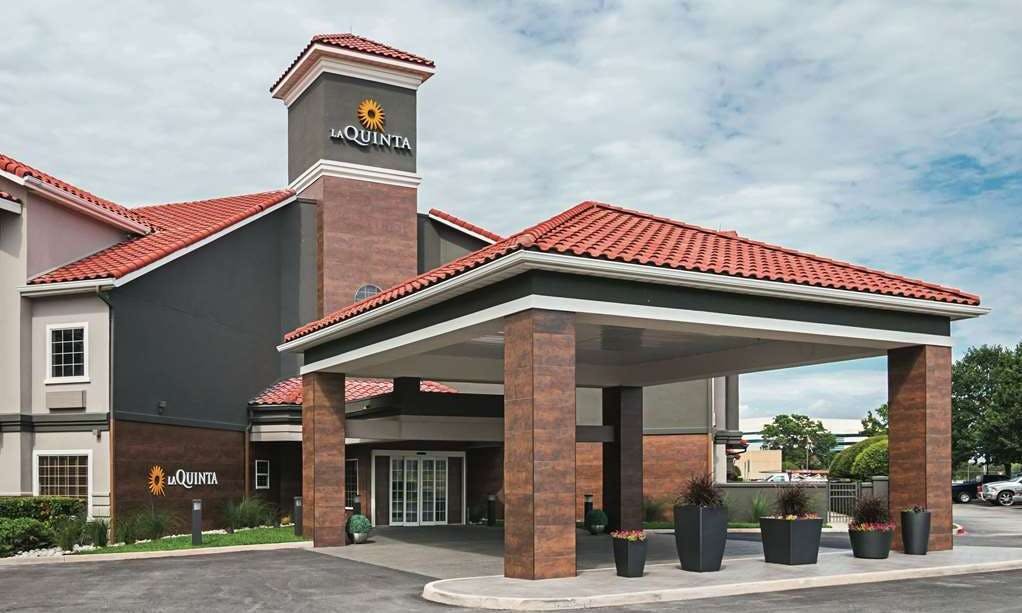 La Quinta Inn & Suites by Wyndham Fort Worth North