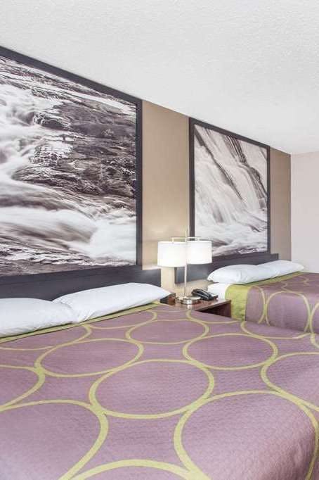 Hotel Super 8 by Wyndham Columbus Airport photo 2