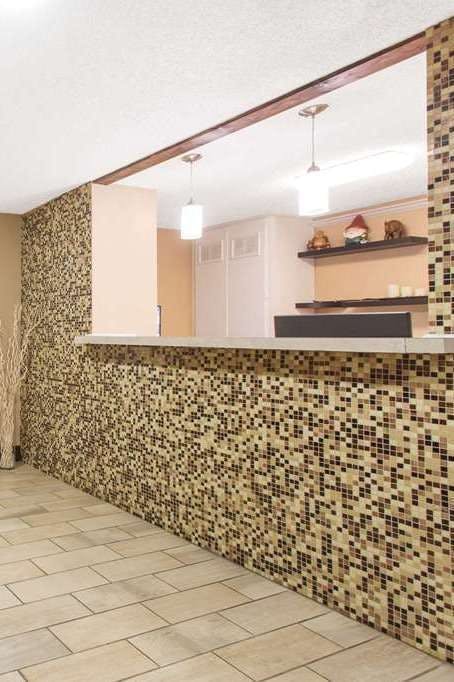 Hotel Super 8 by Wyndham Columbus Airport photo 4