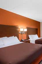 Hotel AmericInn by Wyndham Tomah photo 2