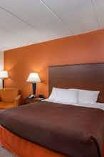 Hotel AmericInn by Wyndham Tomah photo 1