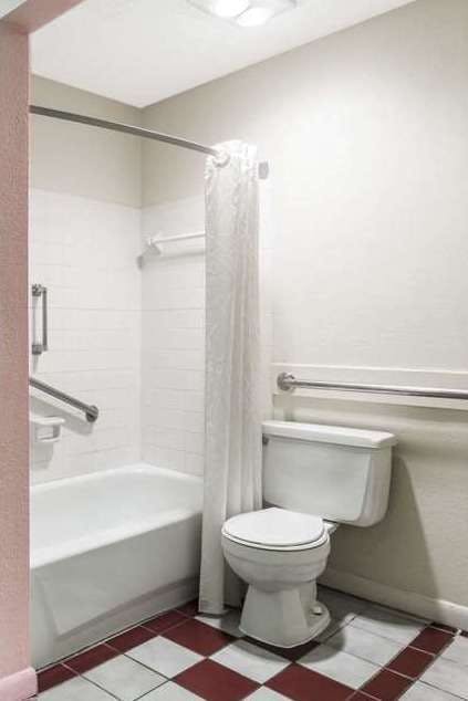 Hotel Super 8 by Wyndham New Orleans photo 5