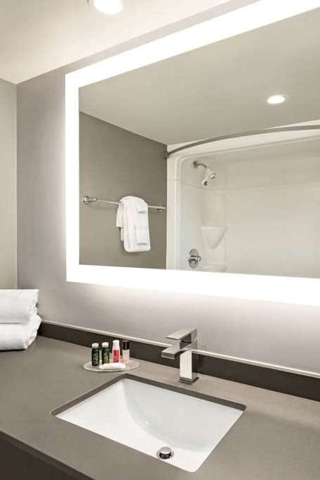 Hotel Ramada Cornwall photo 5