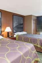Hotel Super 8 by Wyndham Poplar Bluff Missouri photo 2