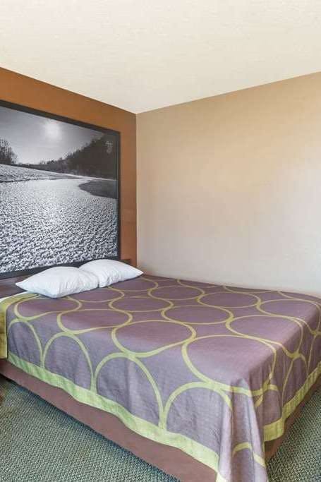 Hotel Super 8 by Wyndham Poplar Bluff Missouri photo 1