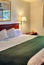 Hotel Days Inn Suites Traverse City photo 1