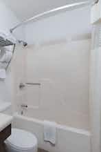 Hotel Super 8 by Wyndham Winner SD photo 5