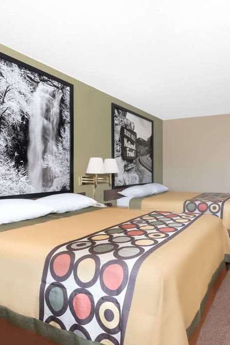 Hotel Super 8 by Wyndham Winner SD photo 2