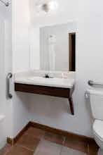 Hotel Super 8 by Wyndham Winner SD photo 4