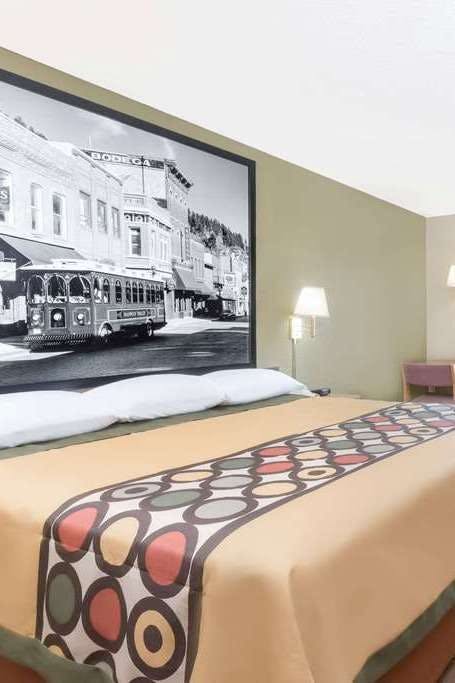Hotel Super 8 by Wyndham Winner SD photo 1