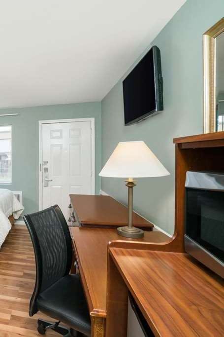 Hotel Travelodge by Wyndham Santee photo 3