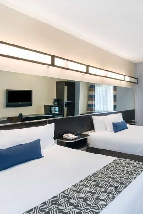 Hotel Microtel Inn & Suites by Wyndham Baton Rouge Airport photo 2