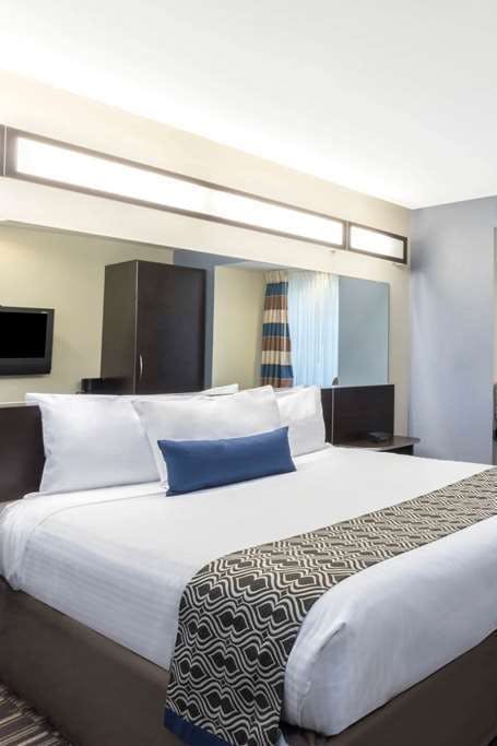 Hotel Microtel Inn & Suites by Wyndham Baton Rouge Airport photo 1