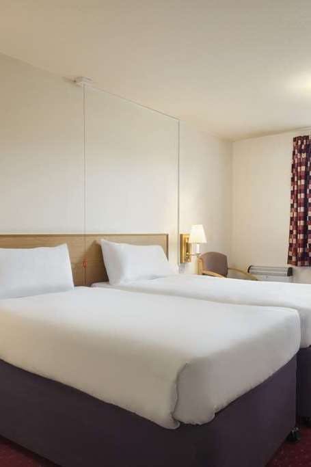 Hotel DI Tewkesbury Strensham photo 2