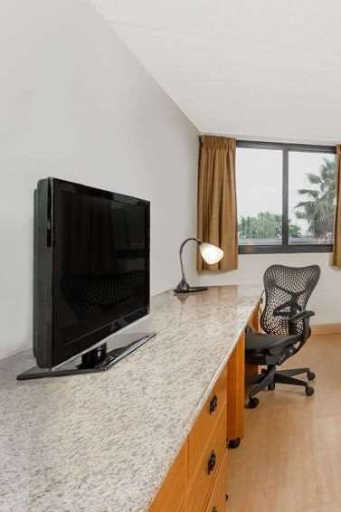 Hotel Wyndham Garden Austin photo 3