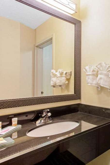 Hotel La Quinta Inn & Suites by Wyndham Manassas Battlefield photo 5