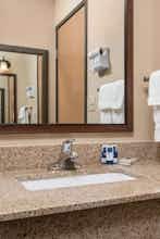 Hotel AmericInn by Wyndham Detroit Lakes photo 5