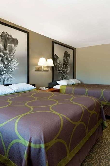 Hotel Super 8 by Wyndham Clayton photo 2