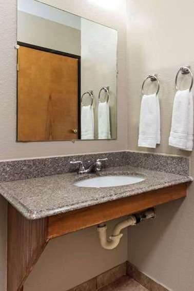 Hotel Super 8 by Wyndham Clayton photo 4