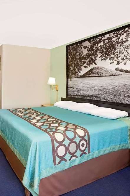 Hotel Super 8 Macomb IL photo 1