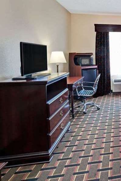 Hotel Baymont by Wyndham Kennesaw photo 5