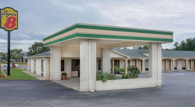 Super 8 by Wyndham Sumter
