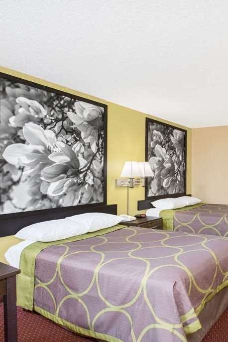 Hotel Super 8 by Wyndham Sumter photo 2