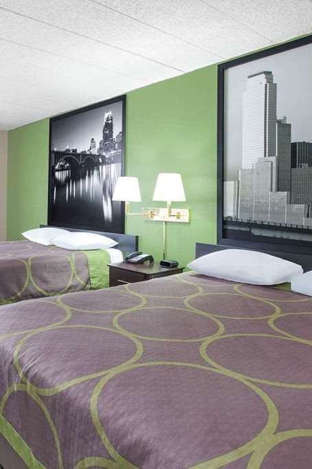 Hotel Super 8 by Wyndham Grand Prairie North photo 2