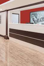 Hotel Super 8 by Wyndham Grand Prairie North photo 5