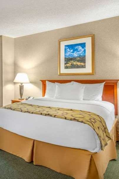 Hotel Baymont Inn Suites Salida photo 1
