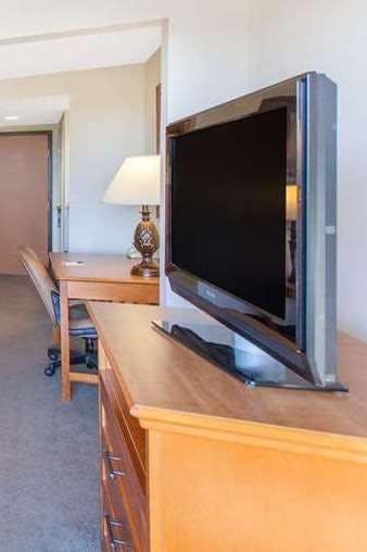 Hotel Wingate by Wyndham Bentonville Airport photo 2