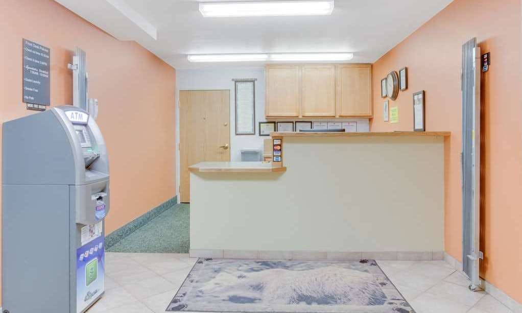 Super 8 by Wyndham Cooke City Yellowstone Park Area