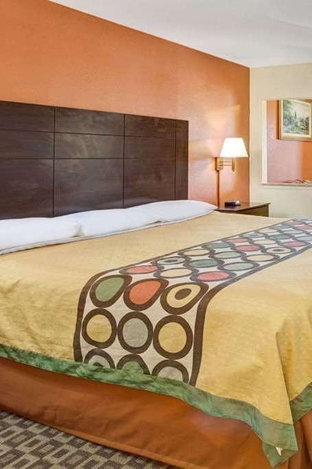 Hotel Super 8 by Wyndham Mont Belvieu/Baytown East photo 1