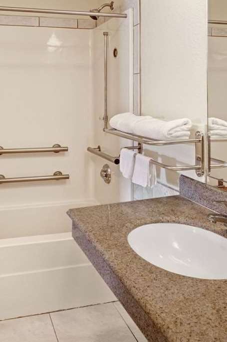 Hotel Super 8 by Wyndham Mont Belvieu/Baytown East photo 4