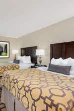 Hotel Baymont Erie photo 2