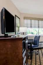 Hotel Baymont Erie photo 3