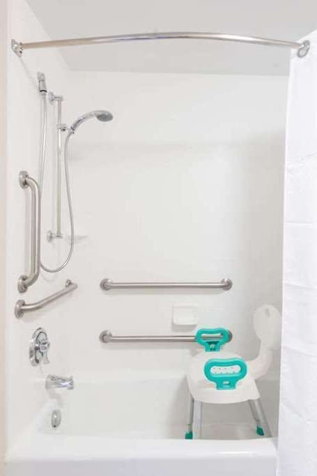 Hotel Baymont by Wyndham Erie photo 4