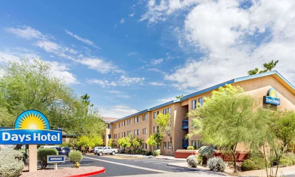 Days Inn & Suites by Wyndham Mesa Near Phoenix